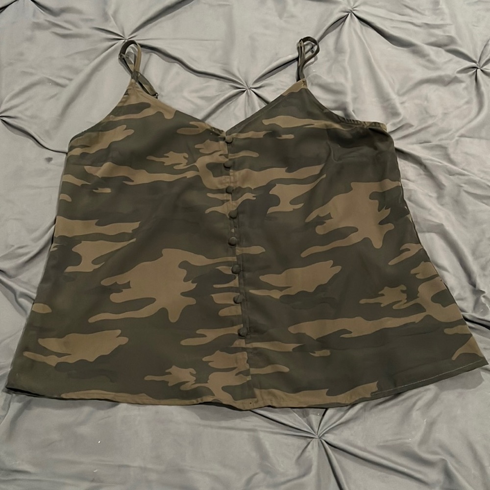 Adorable pre loved camp tank